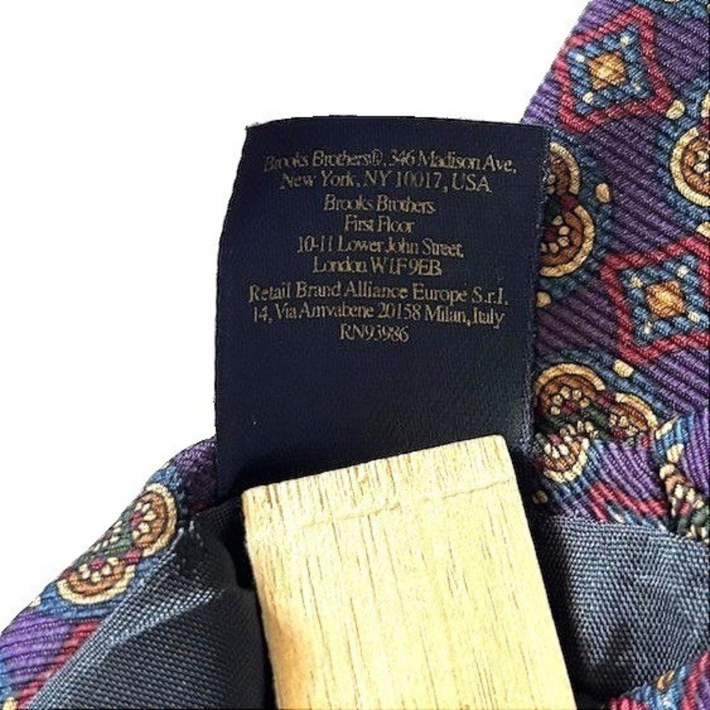 Vtg Brooks Brothers Makers 100% Silk Tie Medallion Pattern Purple Made in USA - Picture 5 of 7